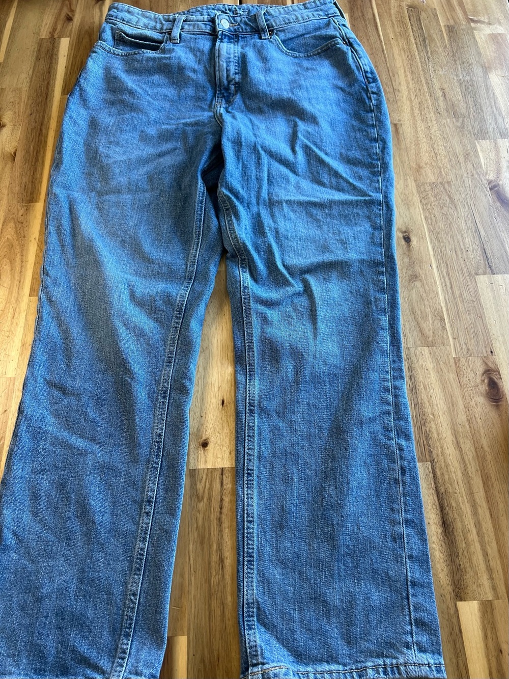 Old Navy Extra High Rise Straight Jeans Women’s 12 Medium Wash Stretch Denim